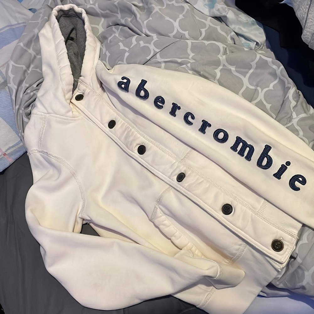 I’m selling a Hoodie from Abercrombie Kids.